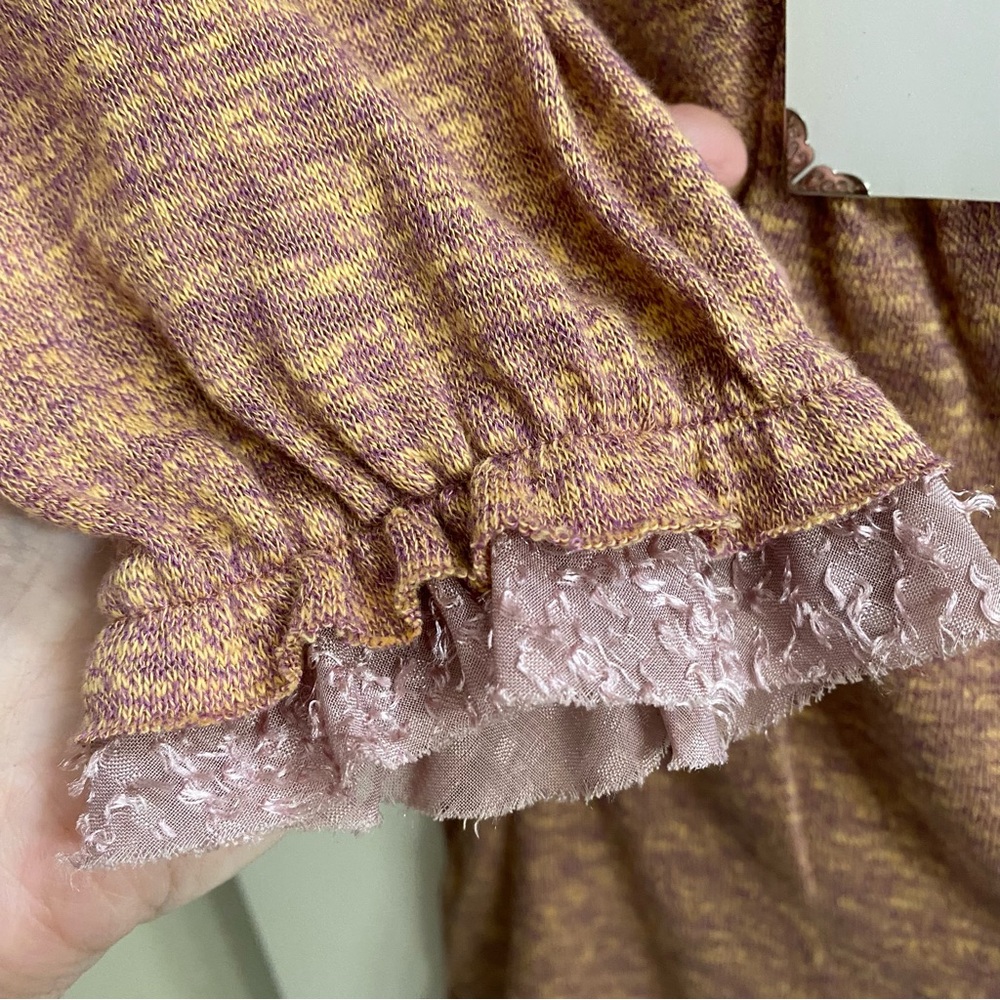 Luluvia Anthropologie Boho Heathered Knit Top with 3D Floral Lace Size M NWT - Picture 6 of 12
